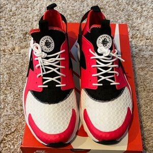 Néw in Box Nike Air Huarache Men’s Tennis Size 11